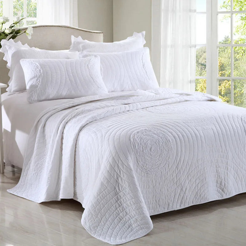 THL1025 Elegant Cotton Quilt Set with Embroidered Bedspread and Quilted Comforter