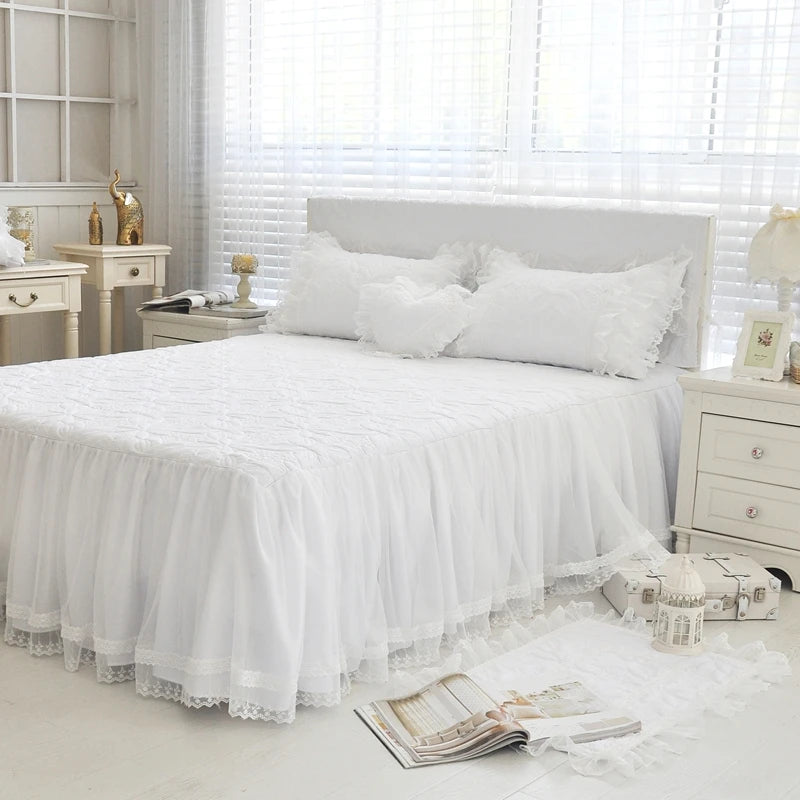 THL1039 Luxurious 100% Cotton Thick Quilted Lace Bedding Set Elegant Wedding & Royal Hotel Home Decor