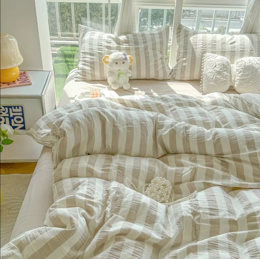 THL1035 Ultra Soft and Breathable with Elegant Pastel Stripe Print Luxury Duvet Cover Set