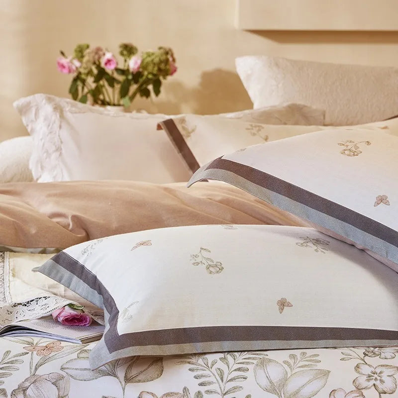 THL1172 100% soft cotton bedding set features a 600TC fabric construction with a chic and vibrant rose floral design.